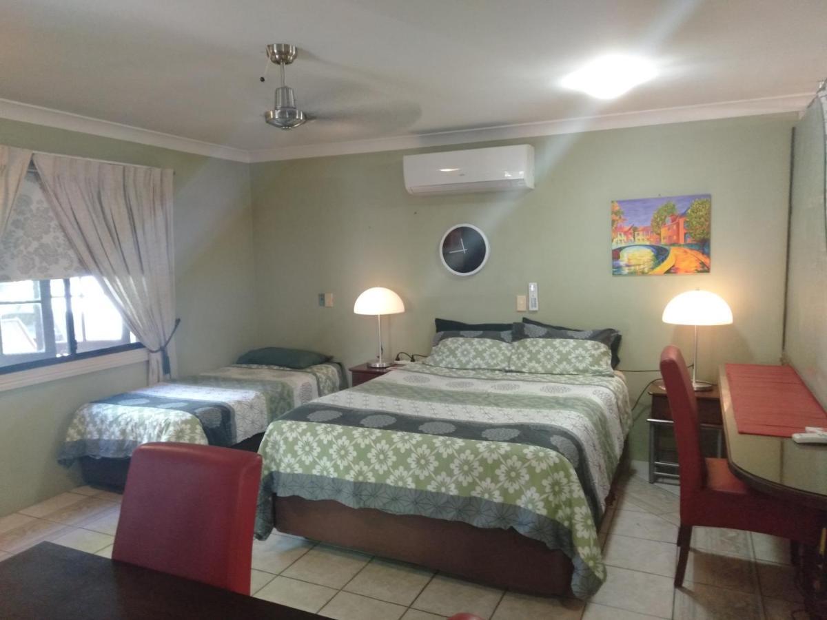 Homestay At Julie'S Cairns Exterior foto