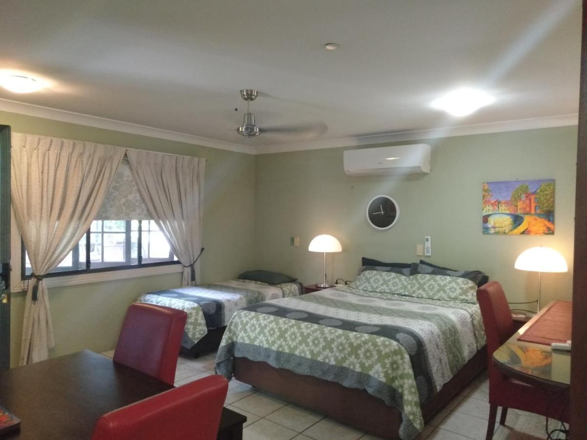 Homestay At Julie'S Cairns Exterior foto